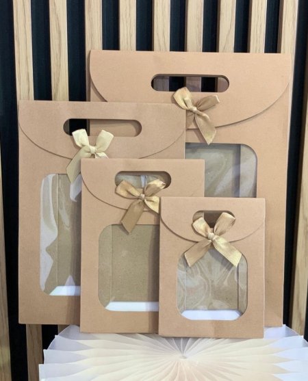 كيس للهدايا مع ببيونه